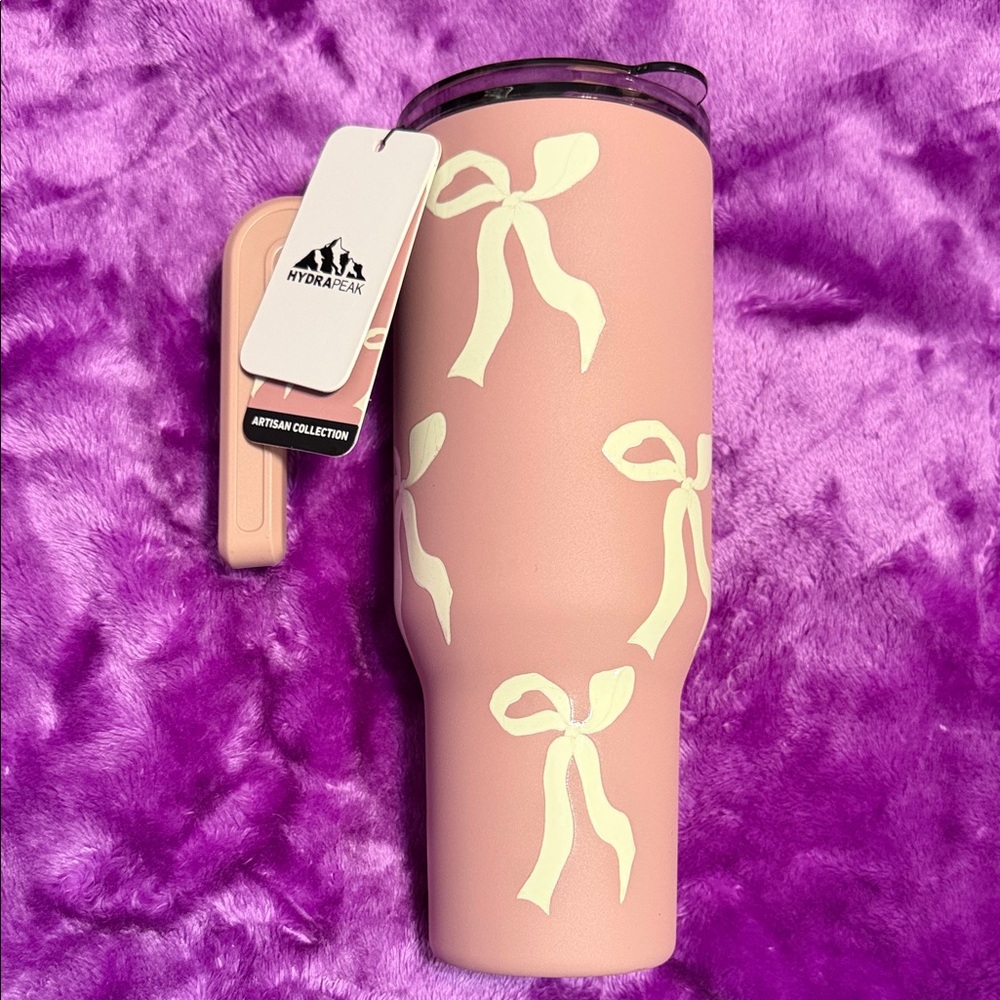 HydraPeak Pink Tumbler with Cream Bow Design